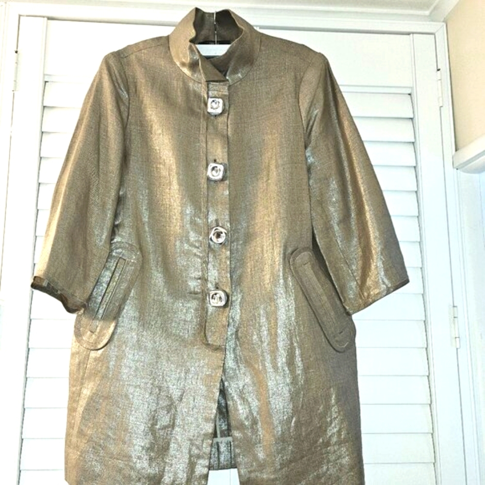 COCKTAIL COAT in a BLEND of GOLD and SILVER, UNLINED, SIZE 6
